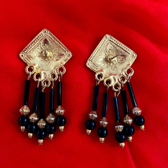 Gold and black dangling earrings - Picture 4 of 6
